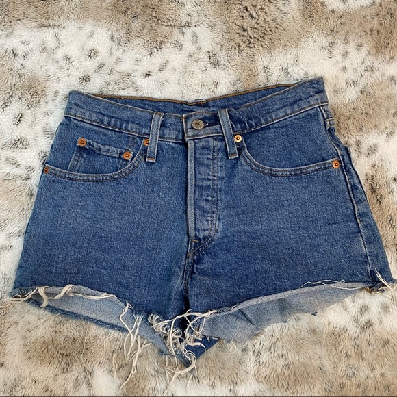 Levi’s 501 High Rise Cutoff Jean Shorts - Picture 1 of 7